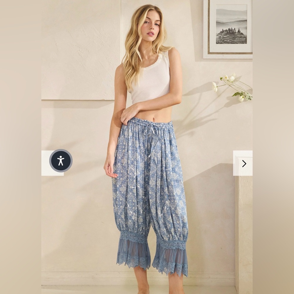 Oli & Hali WASHED PAISLEY PRINTED BLOOMER PANTS **LAST ONE**